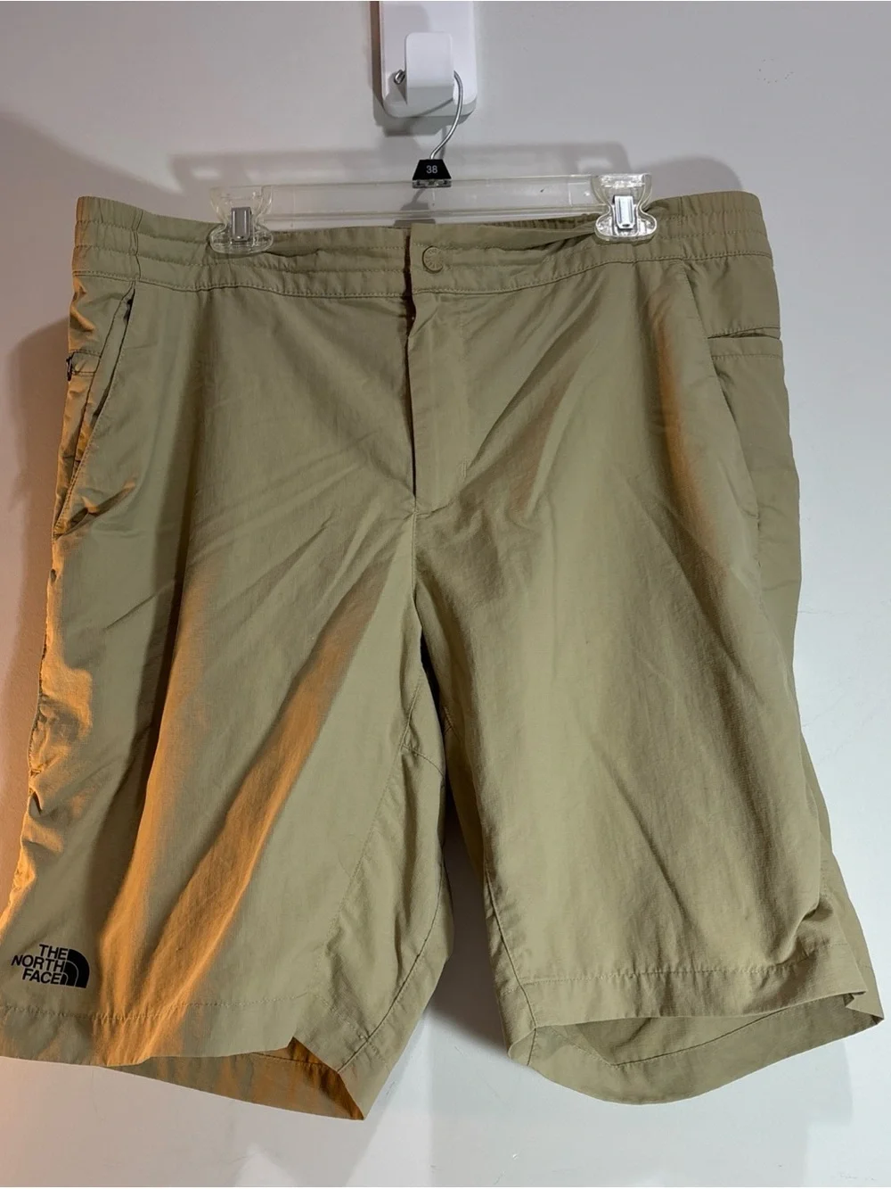 The North Face Men’s Khaki Lightweight Outdoor Shorts. 1171